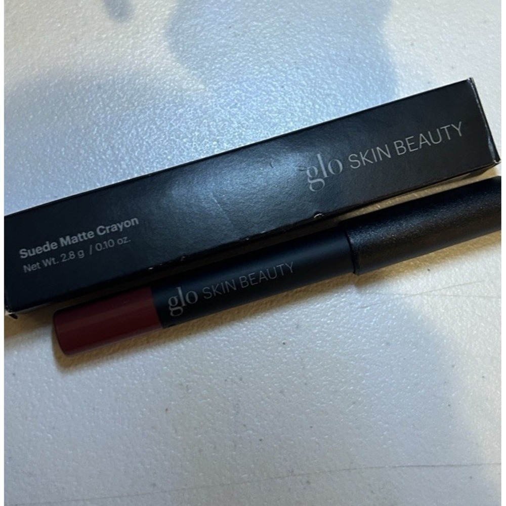 Glo Skin Beauty Suede Matte Crayon Port Full Size 0.10 oz (2.8g)